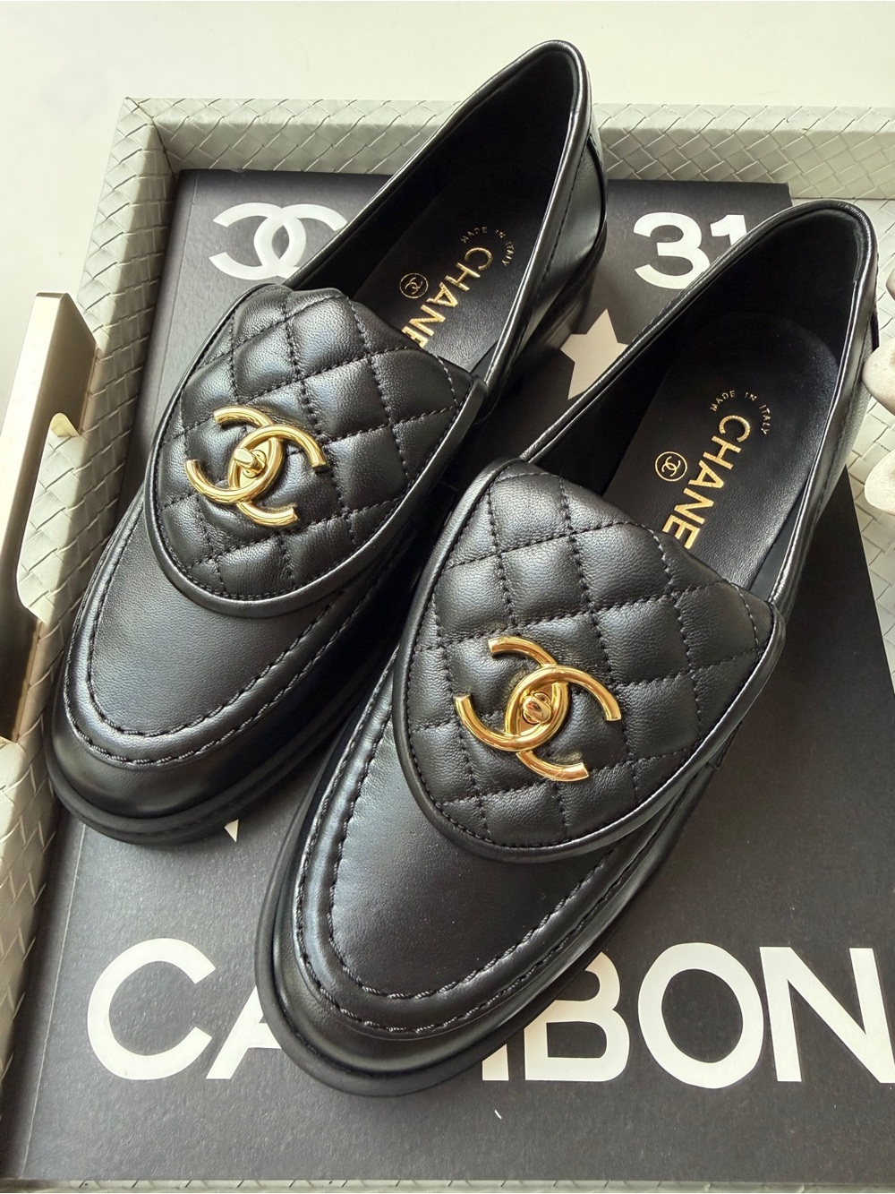CHANEL BLACK LEATHER LOAFERS MOCCASINS OXFORD GOLD CC TURNLOCK LOGO 38/39 - Picture 5 of 15
